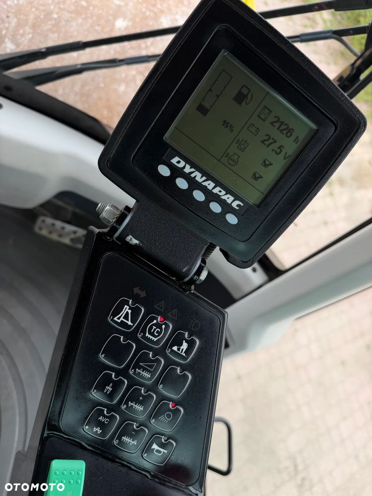 Dynapac Atlas Copco CA1500 D Walec Drogowy Terenowy Guma-Stal. 9 ton. Import Norwegia 2015rok. Maszyna w pięknym stanie! Wentylacja Klima. Serwisy w Dekra AKTUALNE 2026r. Zero zniszczeń IGŁA Po serwisach eksploatacyjnych w Norwegii. Walec z Upadłości od pierwszego właściciela. Obrotowy fotel wraz ze sterowaniem. Dokumenty Dekra! Silnik Cummins 110Km. Nagłośnienie radio! Usb. Zero luzów i wycieków! Niski Przebieg 200mtg. Oryginał! Wielka Okazja - 8