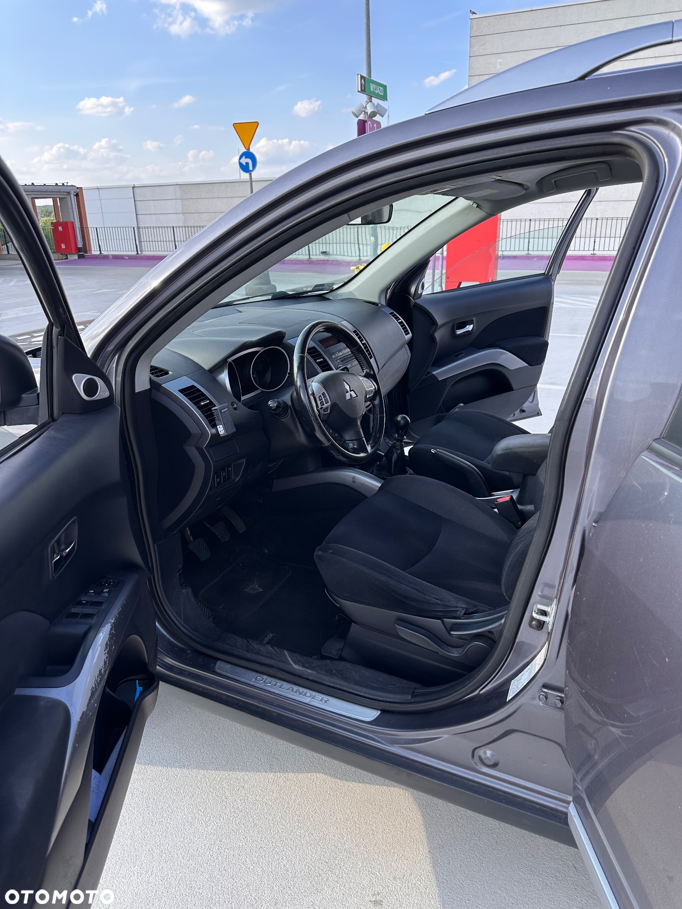 Mitsubishi Outlander - 18