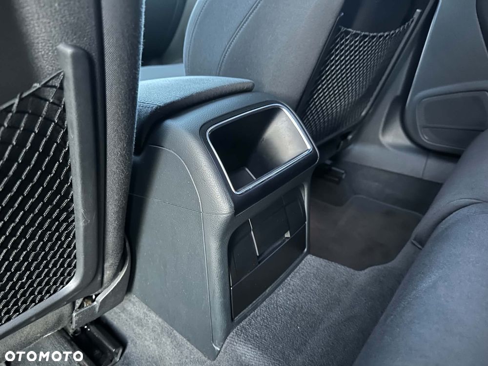 Audi A4 Avant 2.0 TDI DPF quattro Attraction - 18