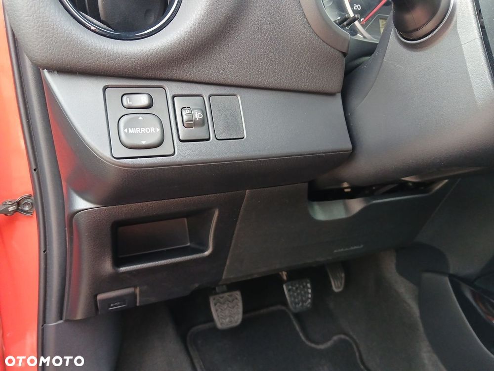 Toyota Yaris - 37