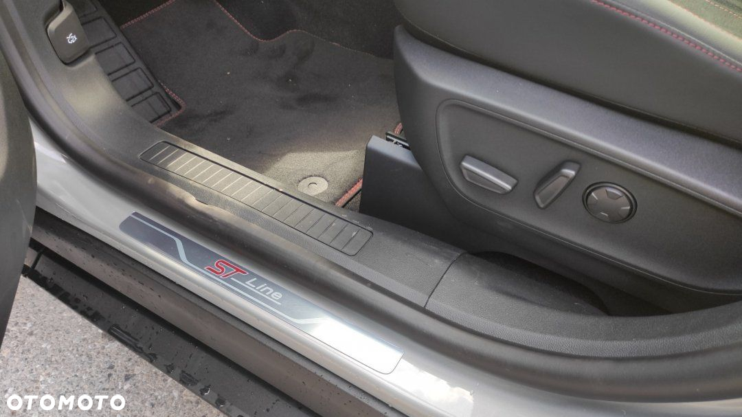 Ford Kuga - 16