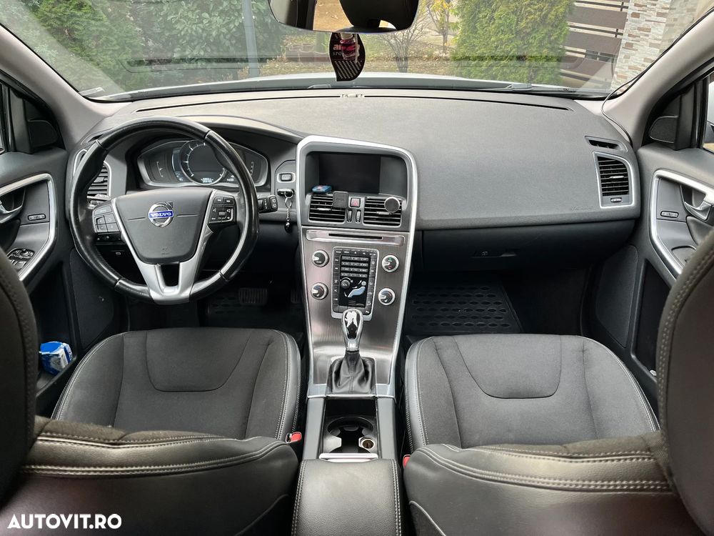 Volvo XC 60 D4AWD Momentum - 10