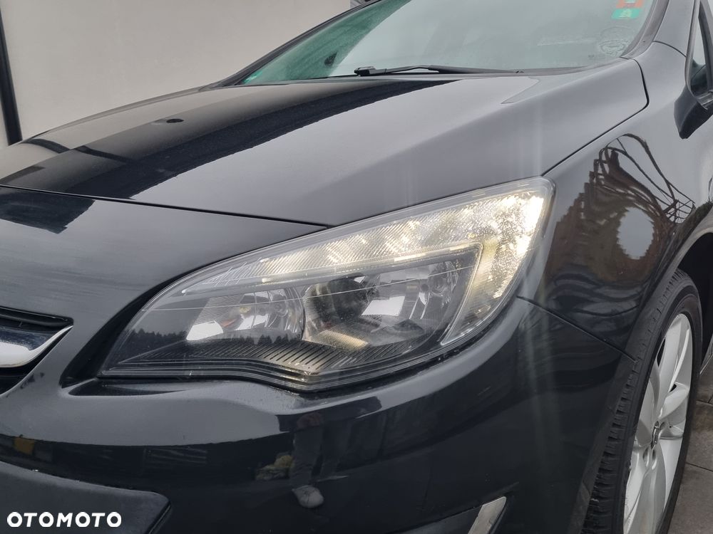 Opel Astra 1.4 Turbo Exklusiv - 10