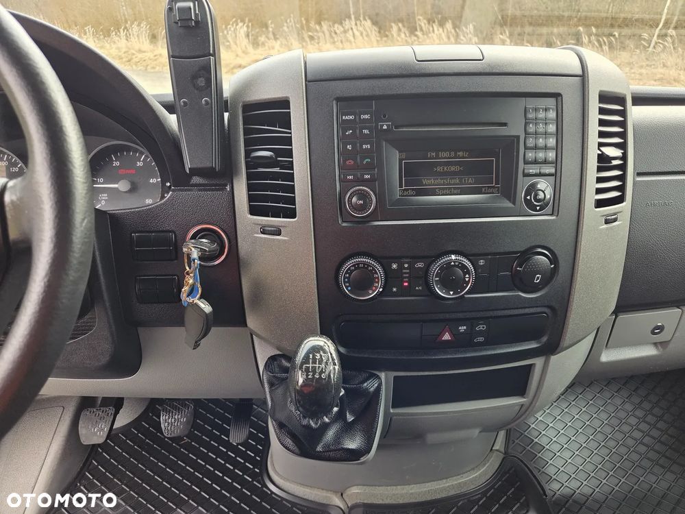 Mercedes-Benz Sprinter - 27