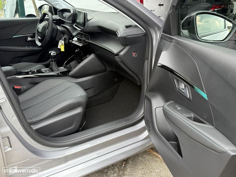 Peugeot 208 1.2 PureTech Allure - 42