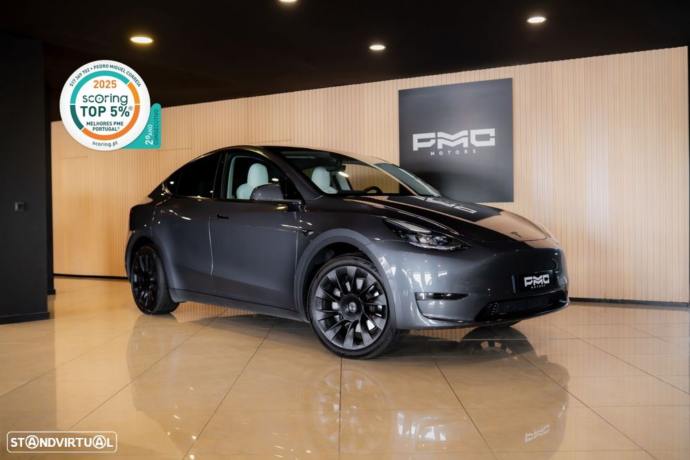 Tesla Model Y Long Range Dual Motor AWD - 2