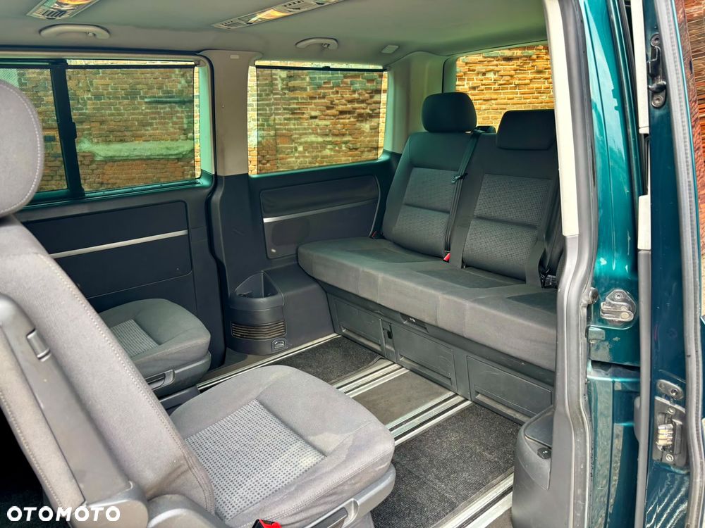 Volkswagen Multivan - 15