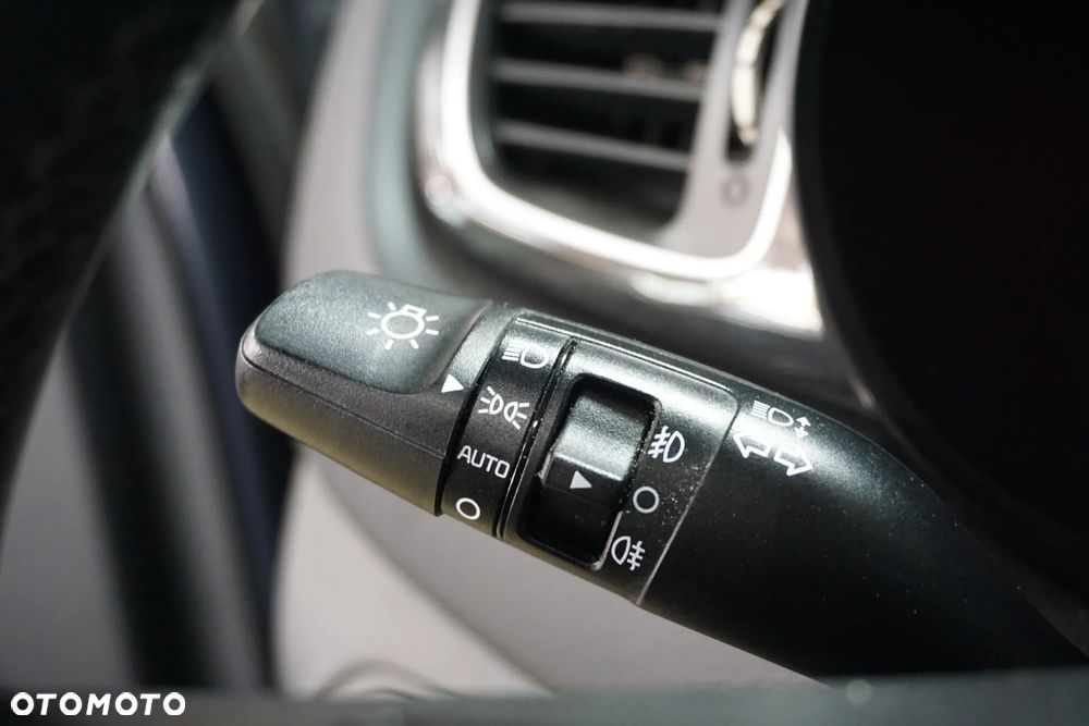 Kia Carens 1.7 CRDi M - 29