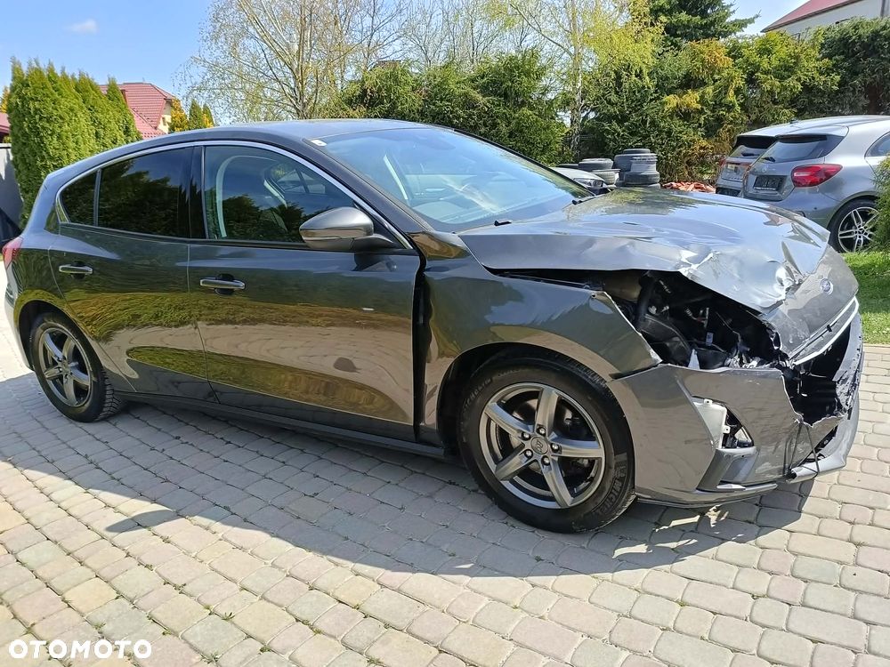 Ford Focus 1.0 EcoBoost Titanium - 4