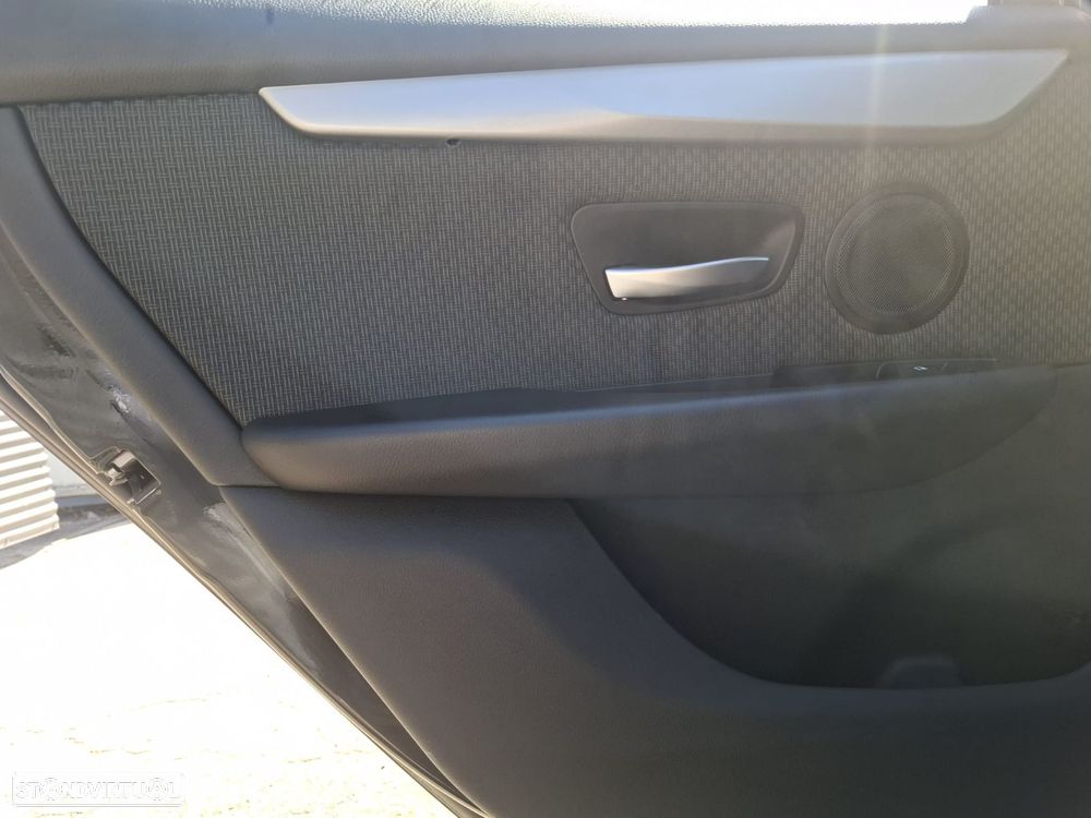 BMW 216 Active Tourer d Advantage Auto - 50