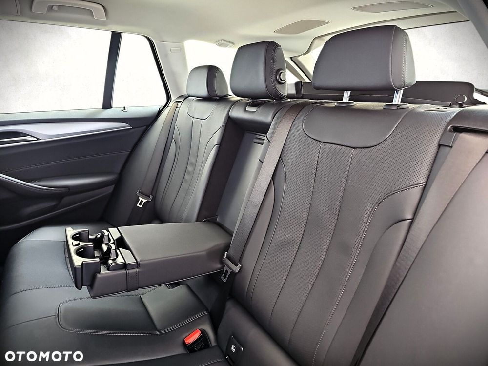 BMW Seria 5 - 29