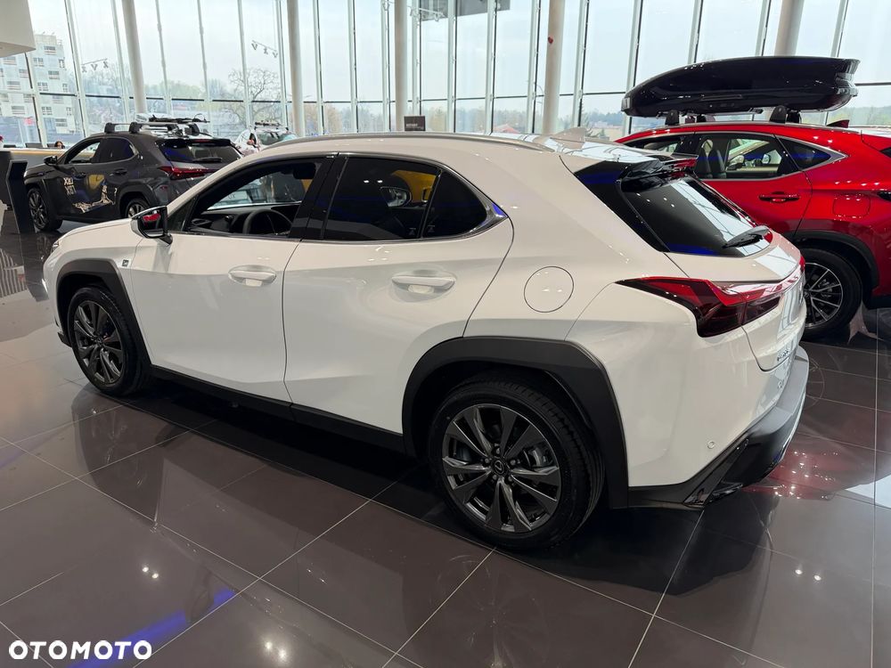 Lexus UX - 3