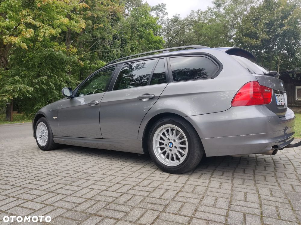 BMW Seria 3 318i Touring Edition Exclusive - 16
