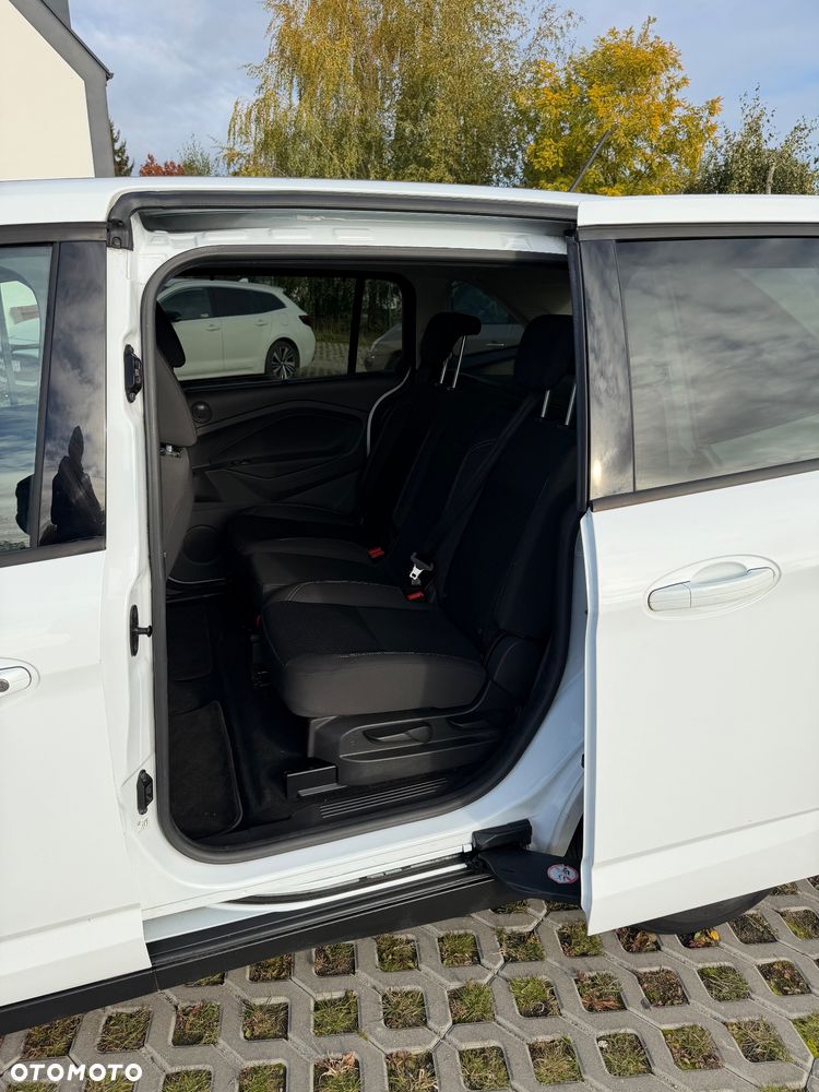 Ford Grand C-MAX - 29