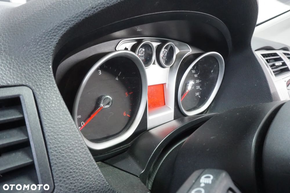 Ford Kuga 2.0 TDCi 4x4 Titanium - 27