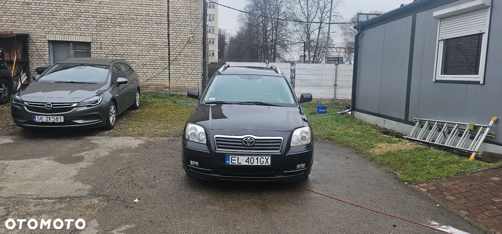 Toyota Avensis 2.0 VVT-i Prestige - 2