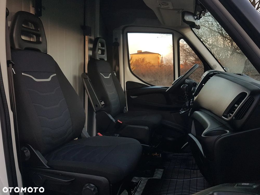 Iveco DAILY KONTENER NISKOPODŁOGOWY 4,43x2,23x2,42 SKLEP KAMPER KONIOWÓZ BAR KLIMA - 8