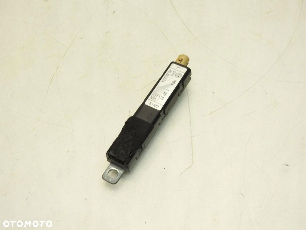 WZMACNIACZ ANTENY VW GOLF VI 5K0035552A - 7