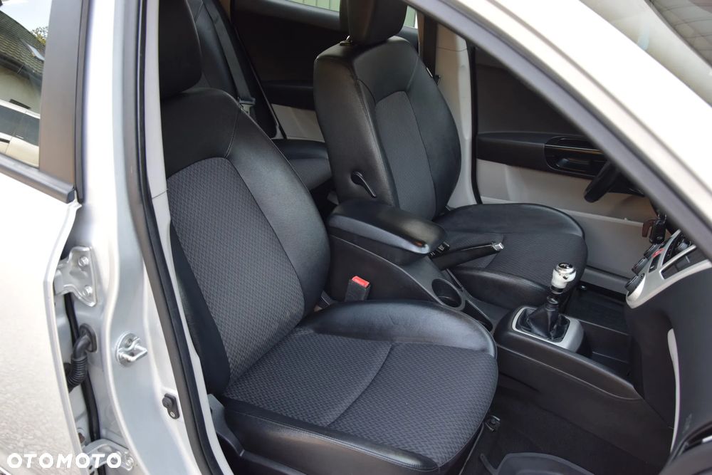 Kia Ceed - 21