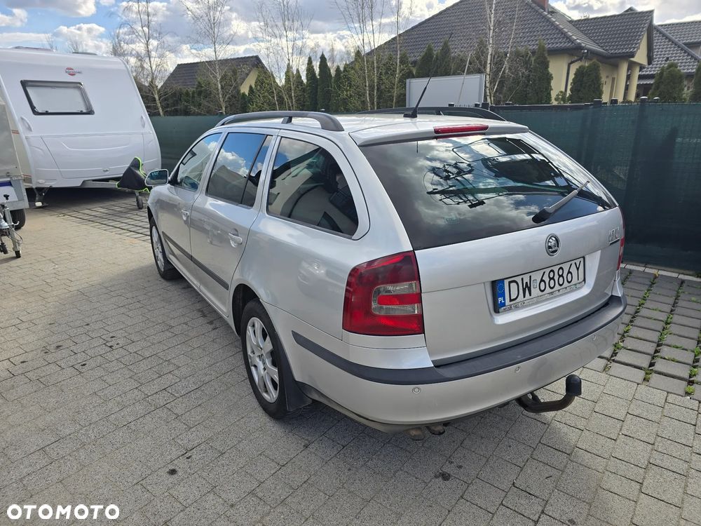Skoda Octavia 2.0 TDI Elegance DSG - 2