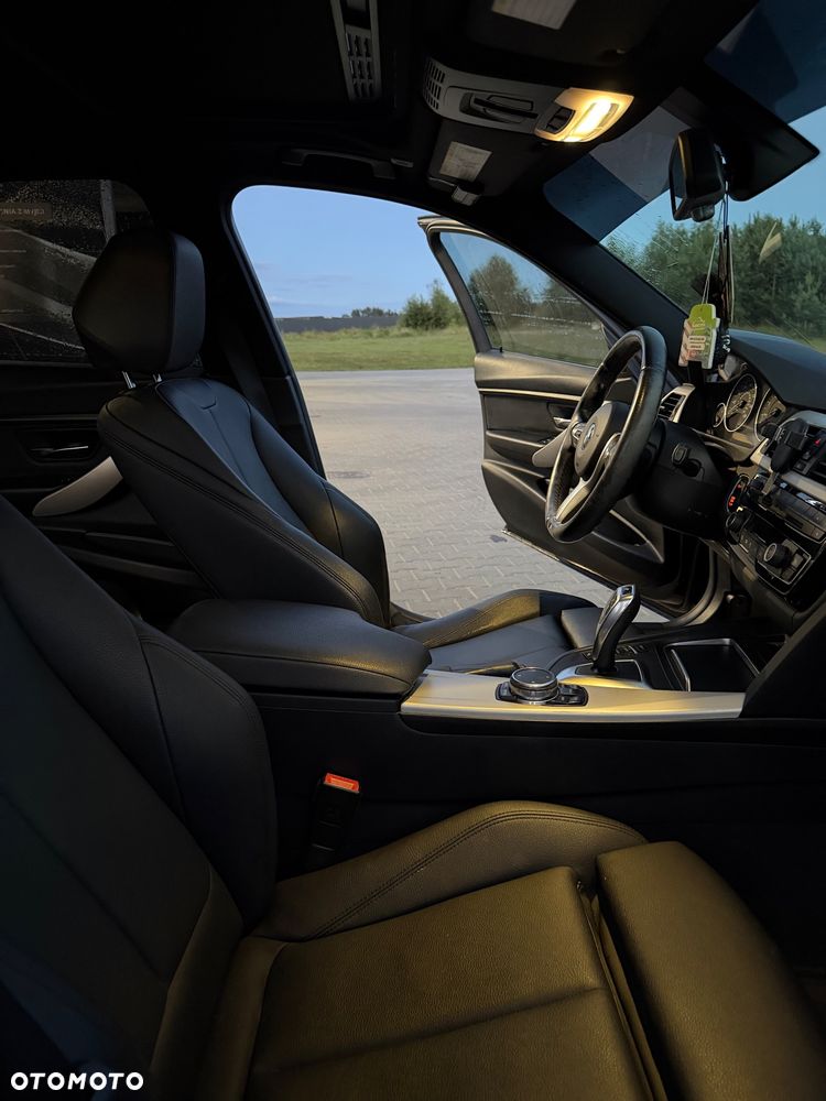 BMW Seria 3 320i xDrive Sport Line - 12