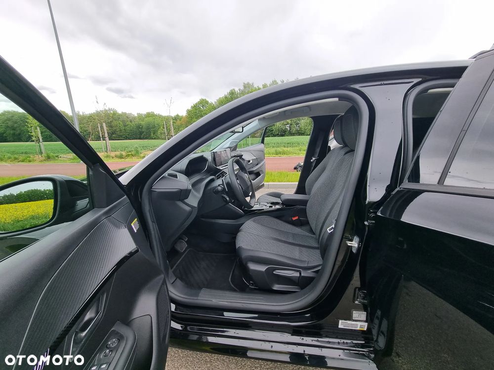 Peugeot 208 - 7