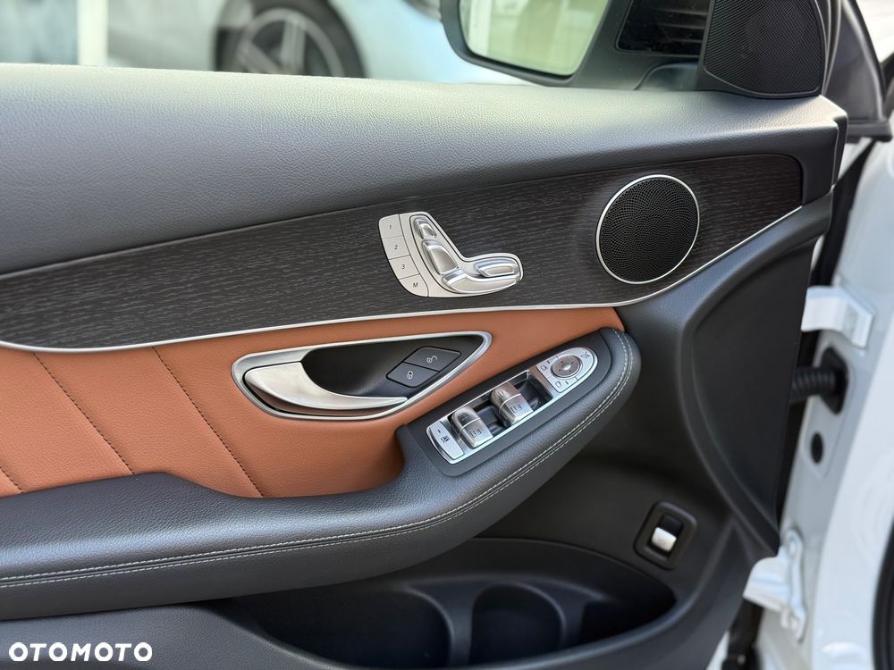 Mercedes-Benz GLC 220 d 4Matic 9G-TRONIC AMG Line Plus - 20