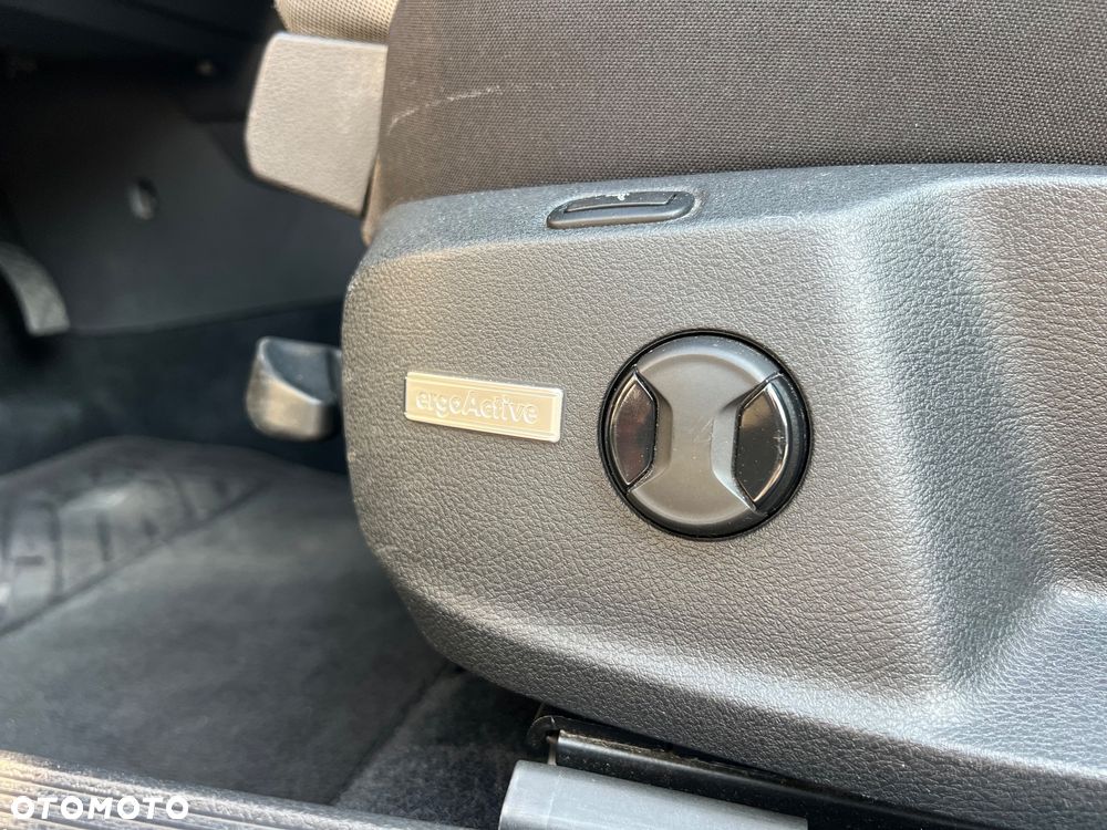 Volkswagen Golf 2.0 TDI SCR Highline - 21
