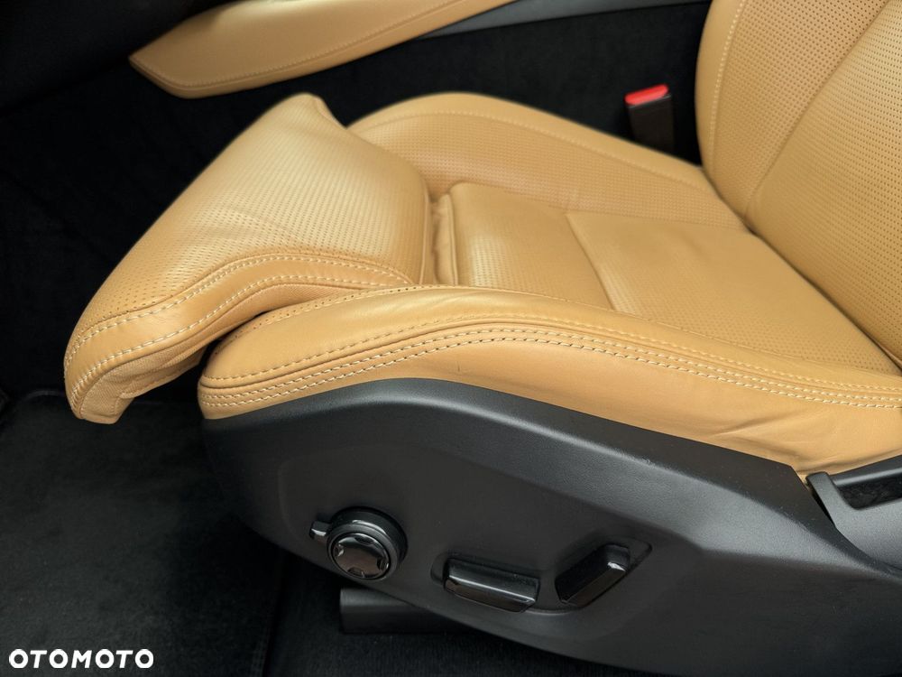 Volvo XC 90 - 13