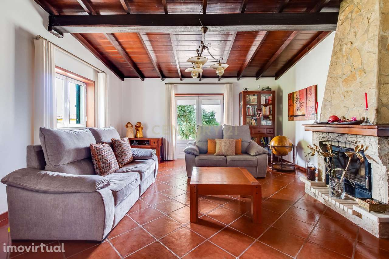 Moradia T3 Térrea - Espaço, Conforto e Localização Privilegiada - Grande imagem: 3/23