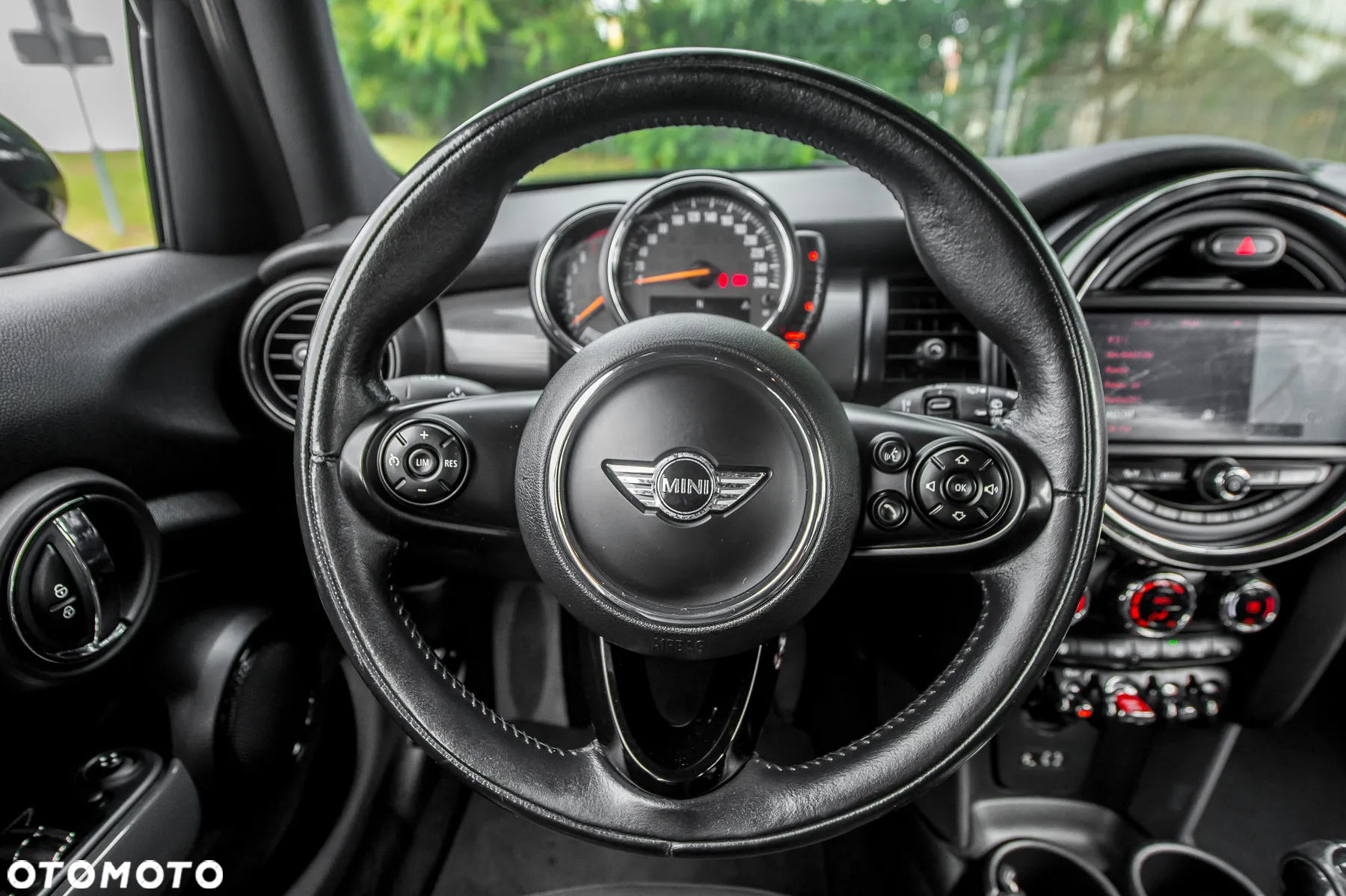 MINI Cooper Essential Trim - 19