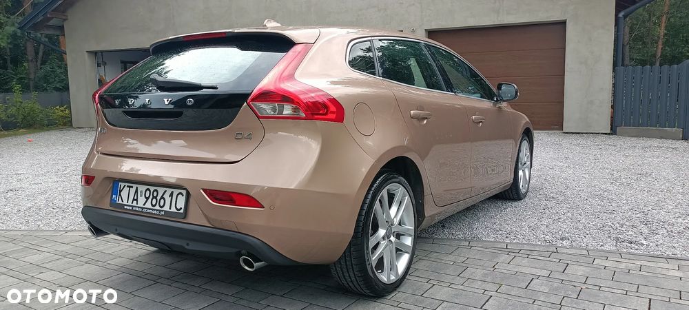 Volvo V40 D4 Summum - 14