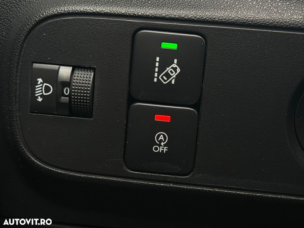 Citroën C3 BlueHDi 100 S&S SHINE - 28