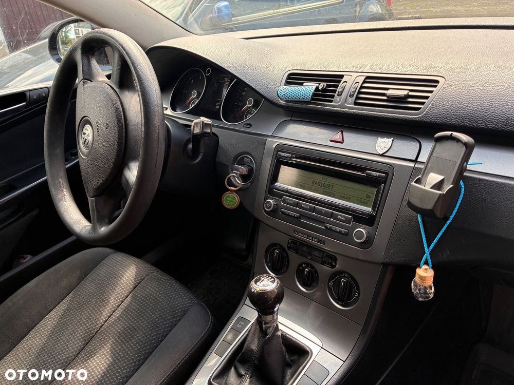 Volkswagen Passat 2.0 TDI DPF BlueMot Trendline - 3