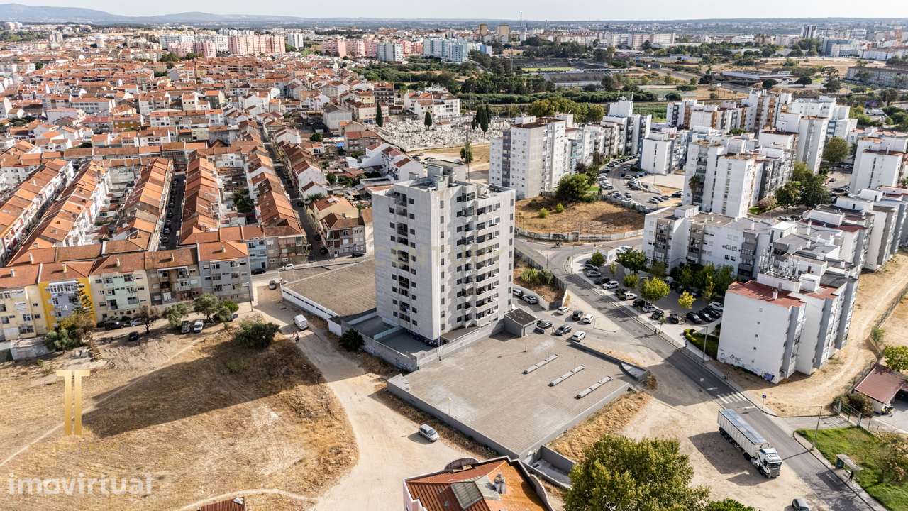 T3 com garagem e varanda, Lavradio, Barreiro - Grande imagem: 3/33