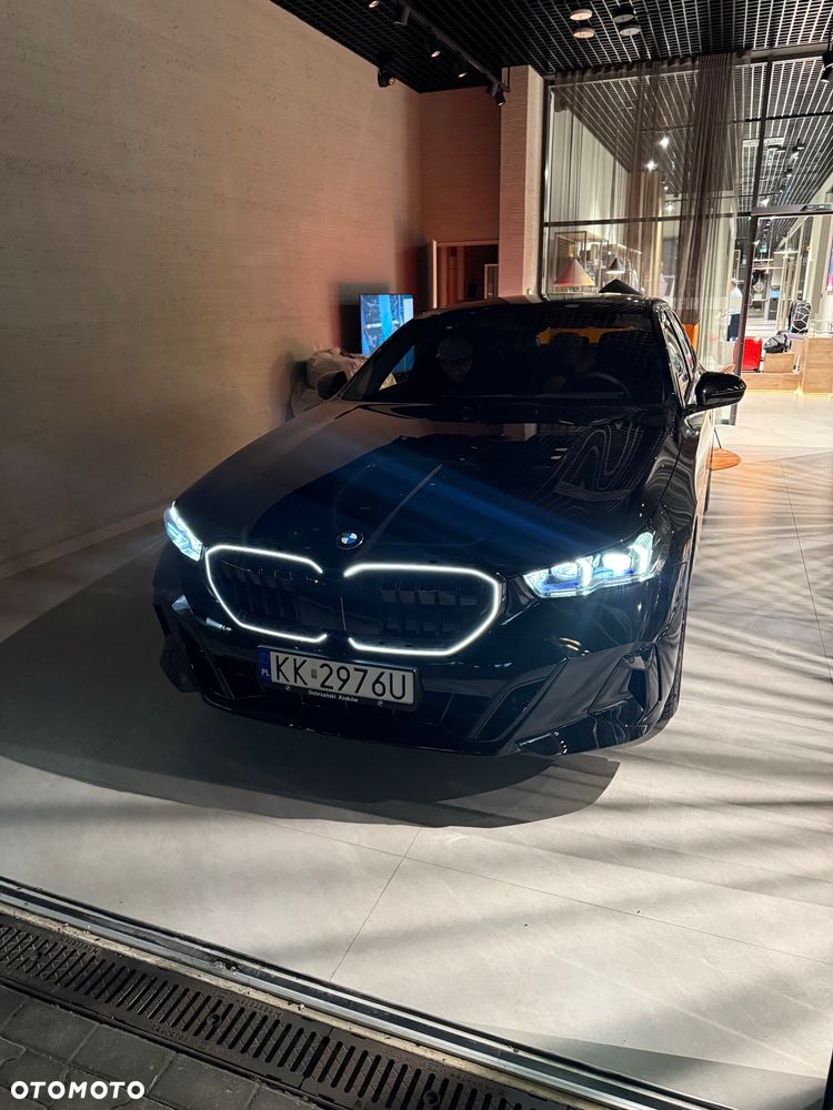 BMW Seria 5 520d xDrive mHEV M Sport - 32