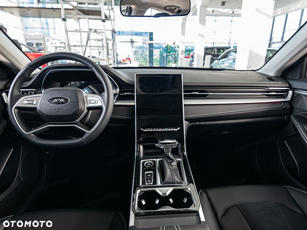 JAC J7 Plus CVT - 10