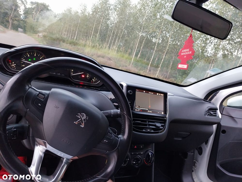 Peugeot 208 - 3