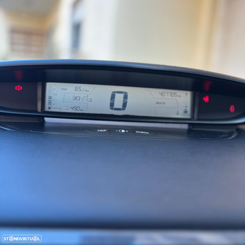 Citroën C4 1.6 HDi 110 Exclusive - 11