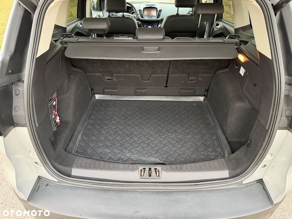 Ford Kuga 2.0 TDCi AWD Titanium - 12