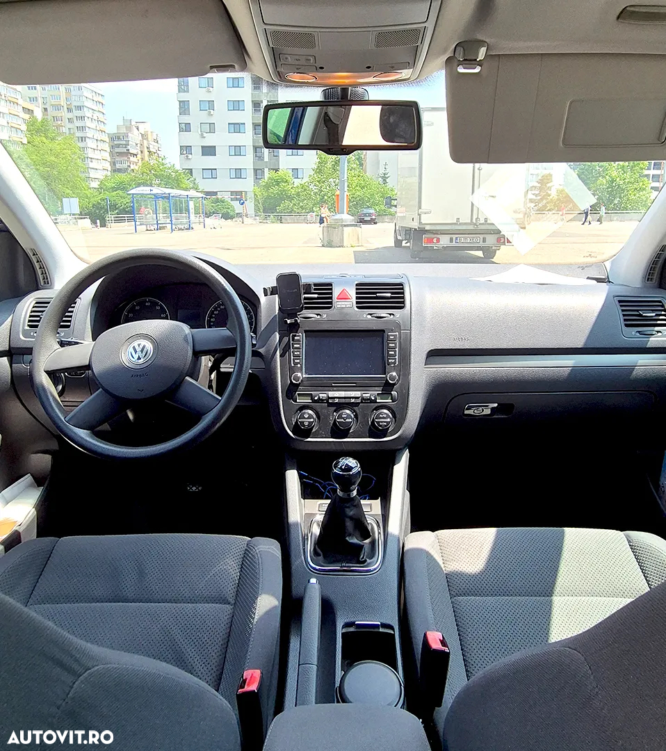 Volkswagen Golf - 9