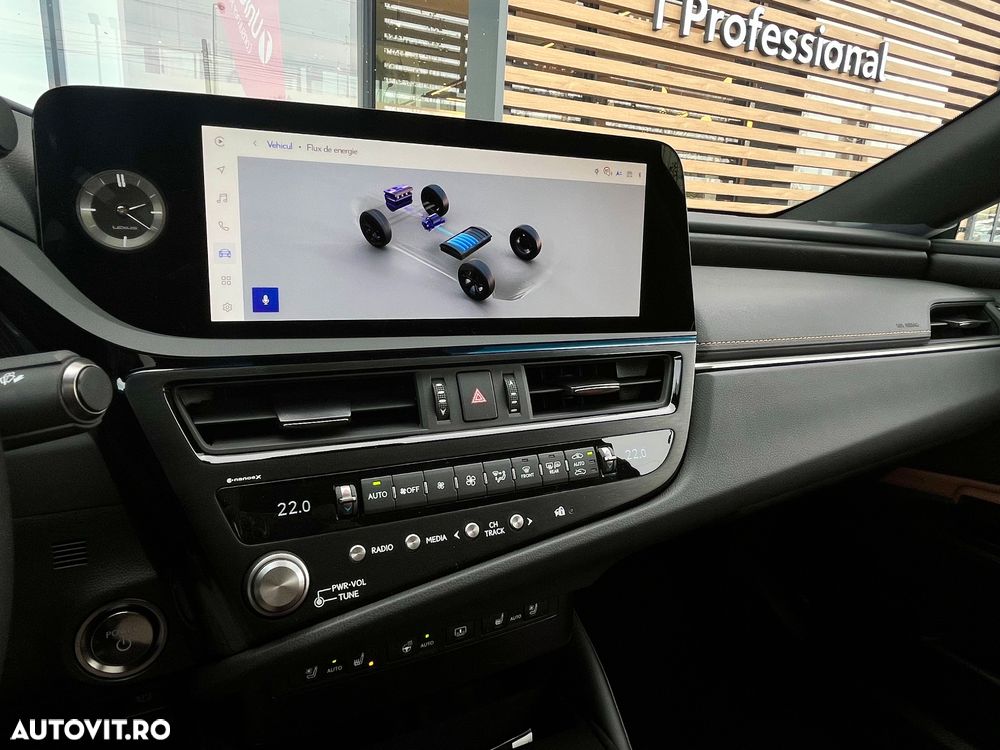 Lexus Seria ES 300h 2.5 TNGA HV 25H- 4X2 CVT Executive - 18