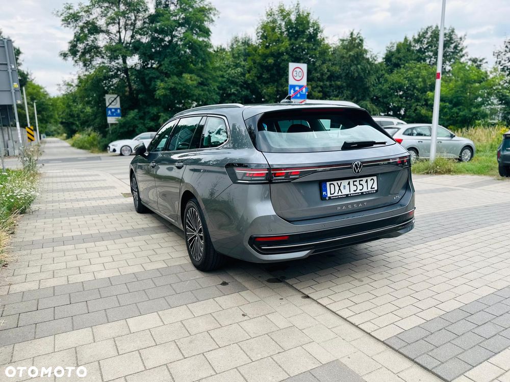 Volkswagen Passat - 2