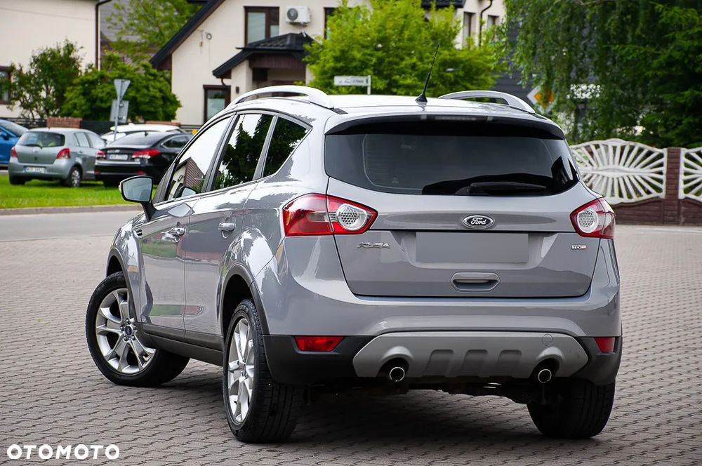Ford Kuga 2.0 TDCi 2x4 Titanium - 24