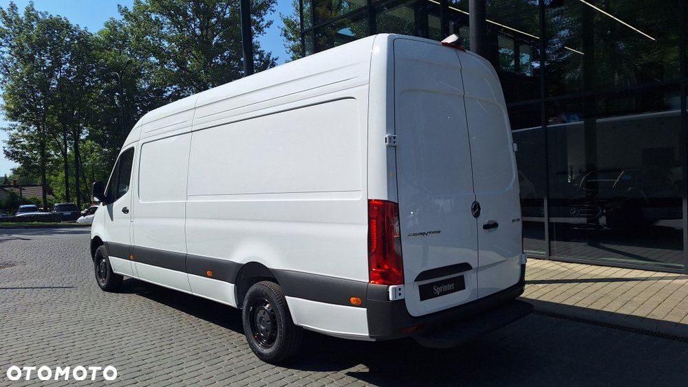 Mercedes-Benz Sprinter - 4