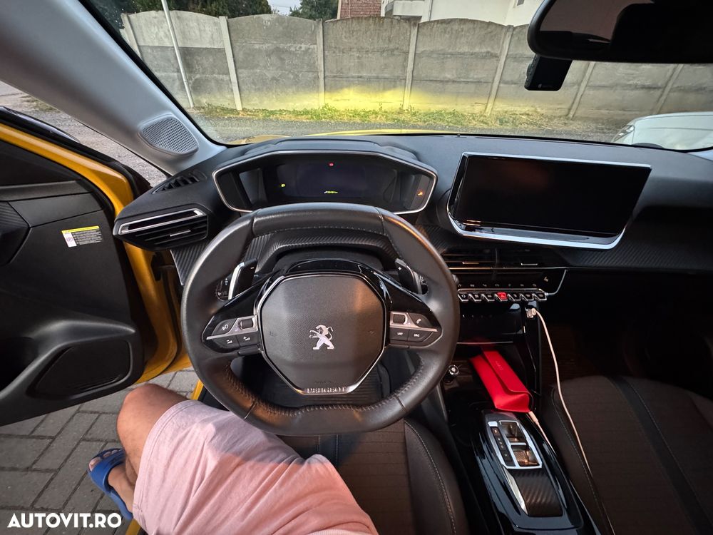 Peugeot 208 1.2 L PureTech STT EAT8 Allure Pack - 8