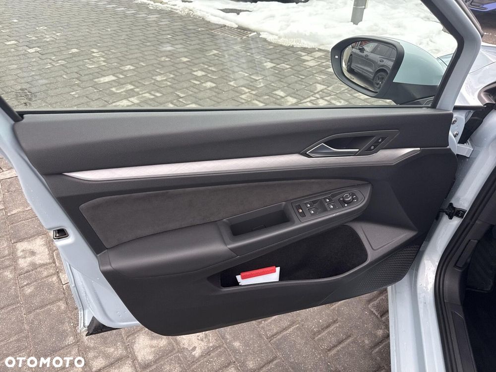 Volkswagen Golf - 10