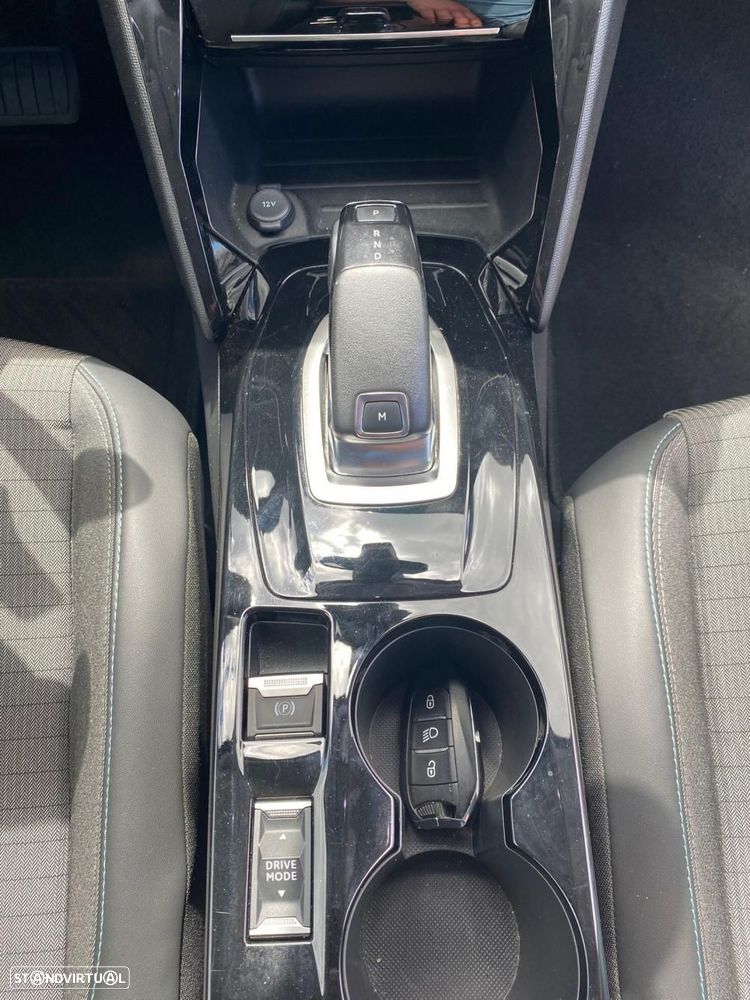 Peugeot 2008 1.2 PureTech Active Pack EAT8 - 6