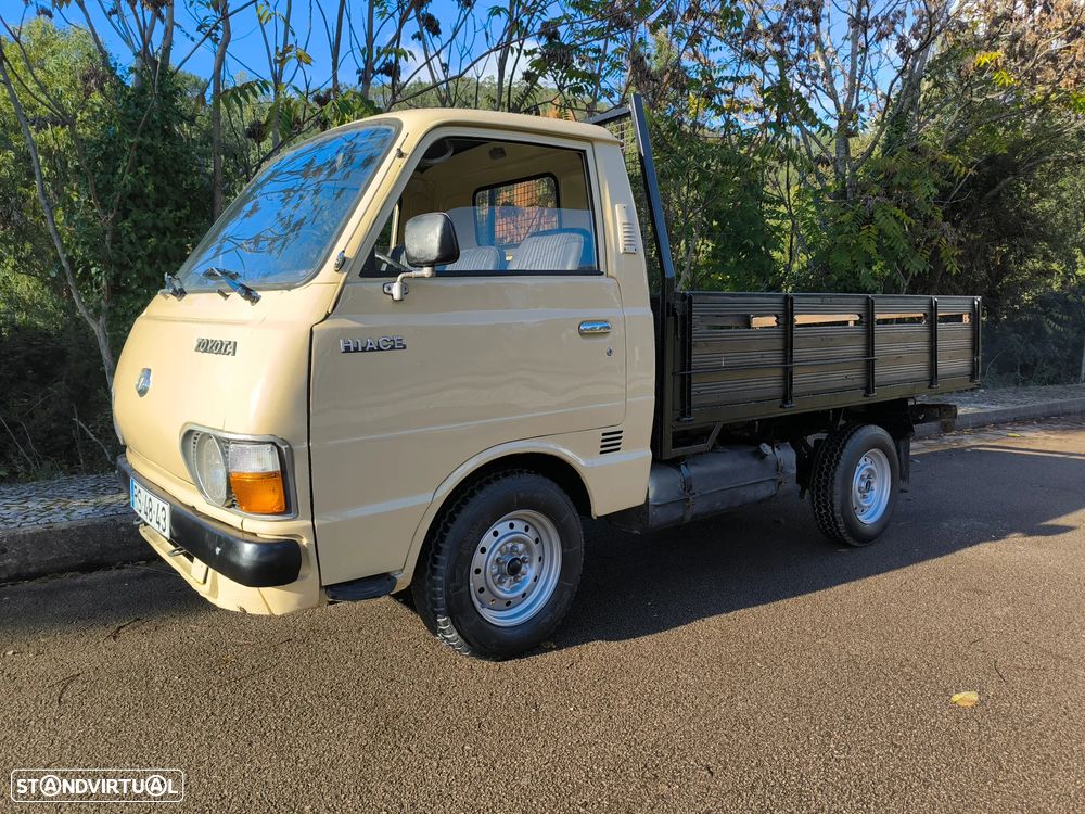 Toyota HiAce - 2