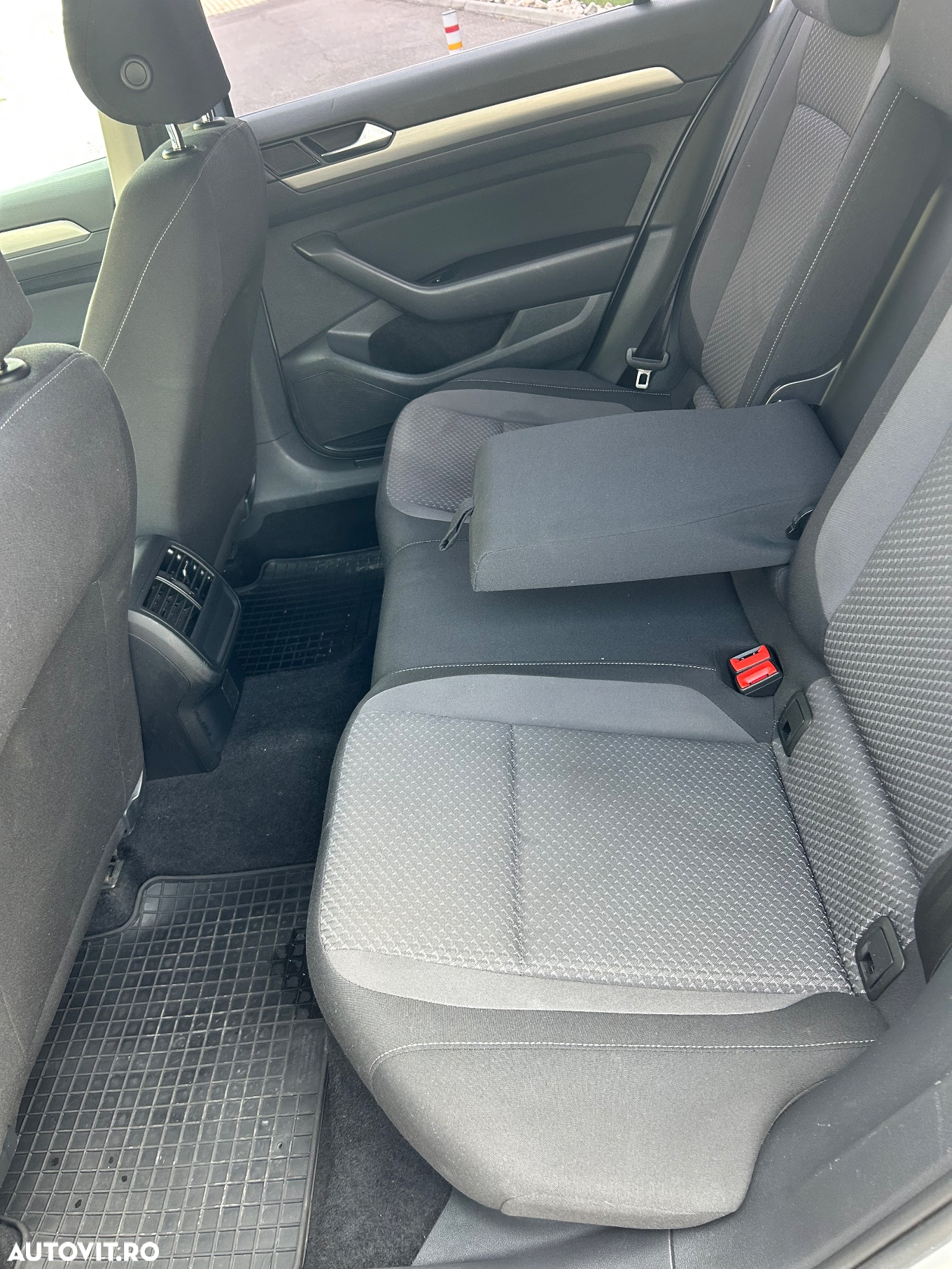 Volkswagen Passat - 19
